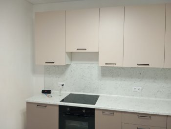 Кухонный гарнитур высокий Латте 3000 мм, Стол. 26 мм в Ревде - revda.mebel-e96.ru